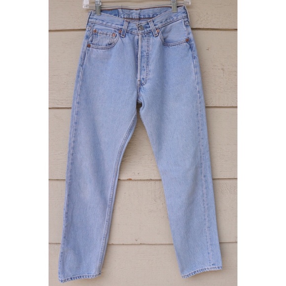 SOLD x Vintage Levi’s Button Fly Light Wash Mom Jeans - Picture 2 of 8